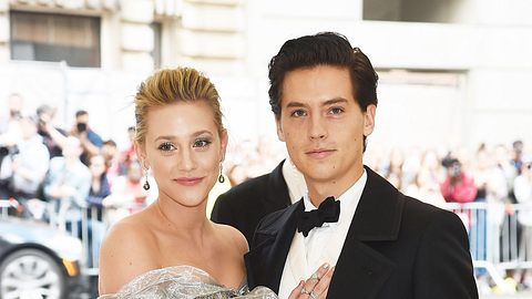 Lili Reinhart und Cole Sprouse nehmen sich Zeit für ihre Beziehung - Foto: Getty Images