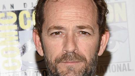 Große Sorge um Luke Perry - Foto: 2018 Getty Images