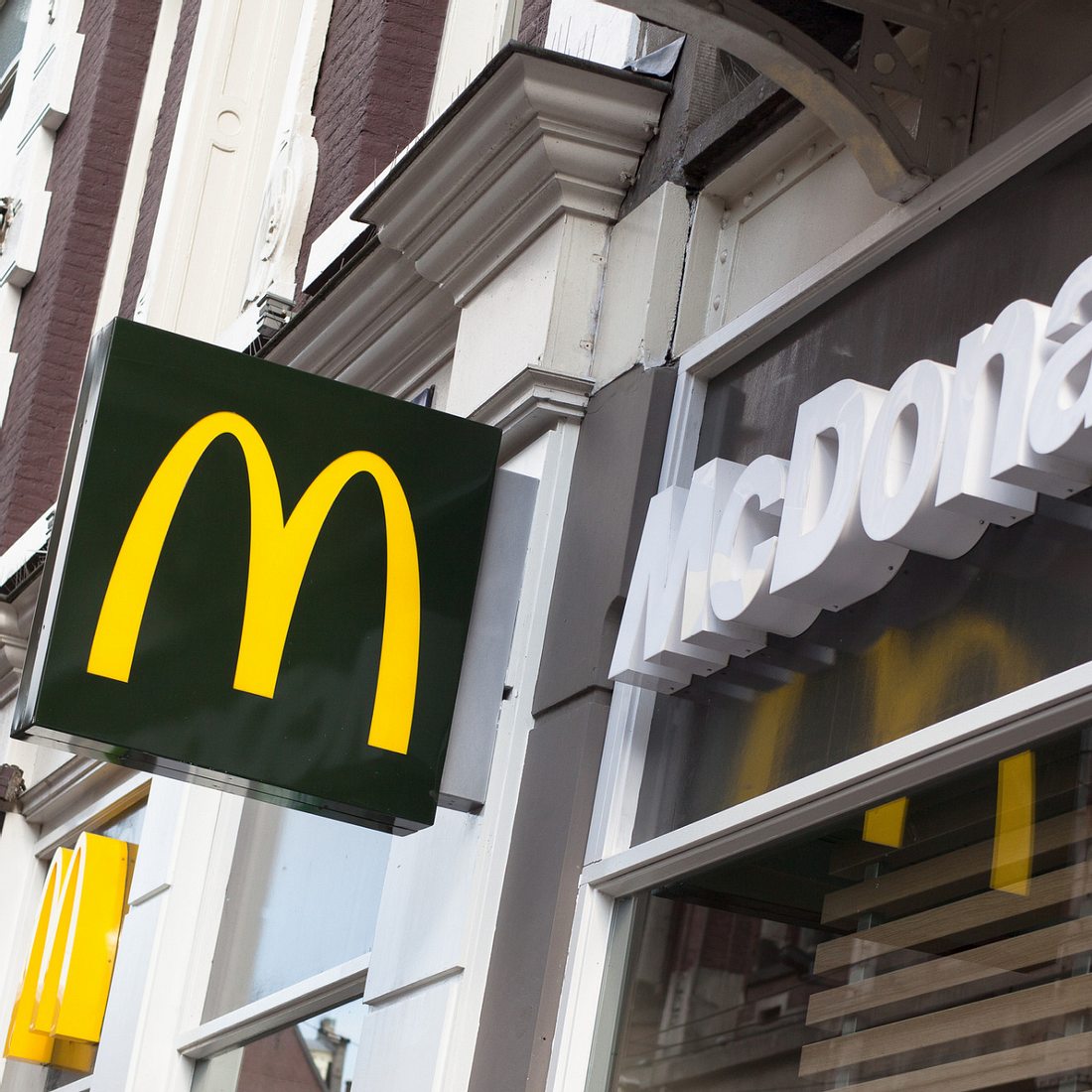 McDonalds auf TikTok entlarvt: Entsteht so ein McRib?
