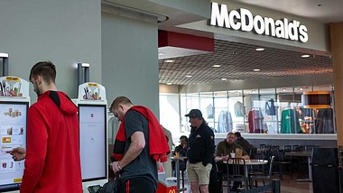 McDonalds nichts bestellen - Foto: hapabapa / iStockPhoto