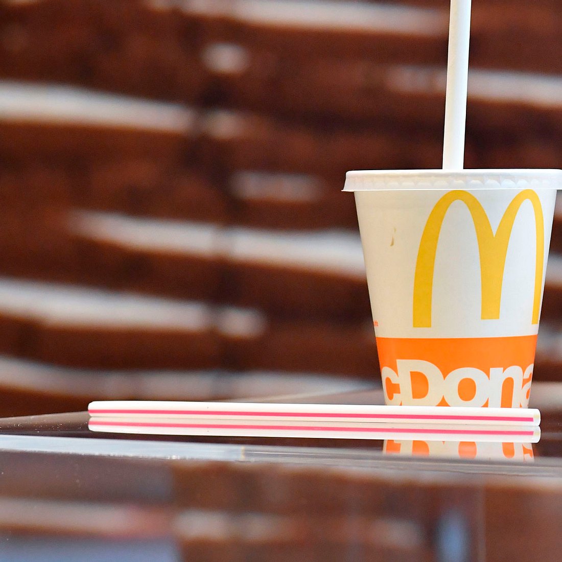 McDonald’s: Plastikstrohhalme für hunderte Euro auf eBay verkaufen!