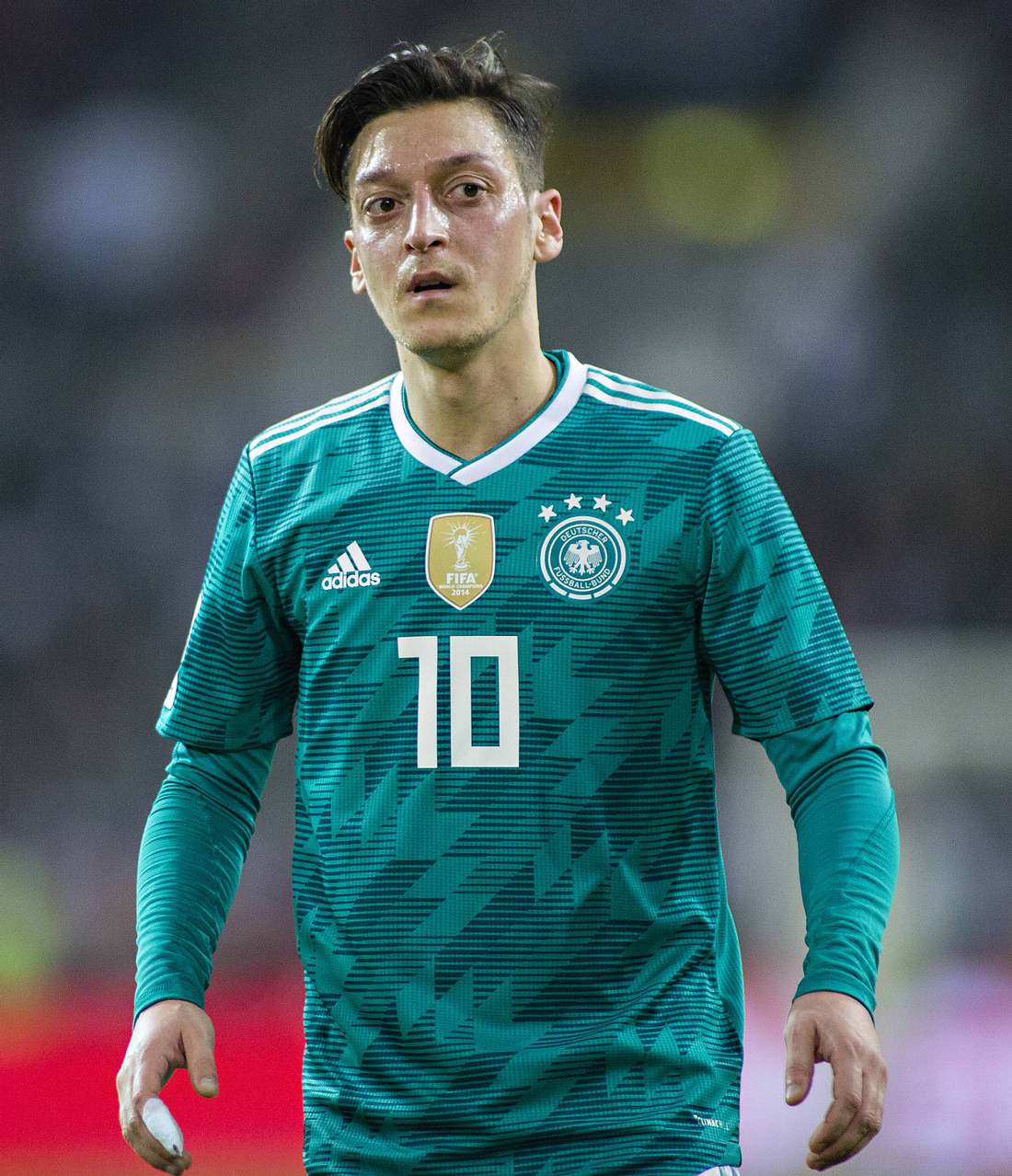 Rückenverletzung: WM für Mesut Özil in Gefahr?