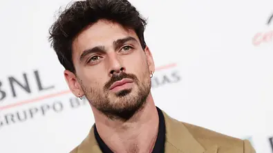 Michele Morrone spricht über sein Outing - Foto: Vittorio Zunino Celotto / Staff / Gettyimages