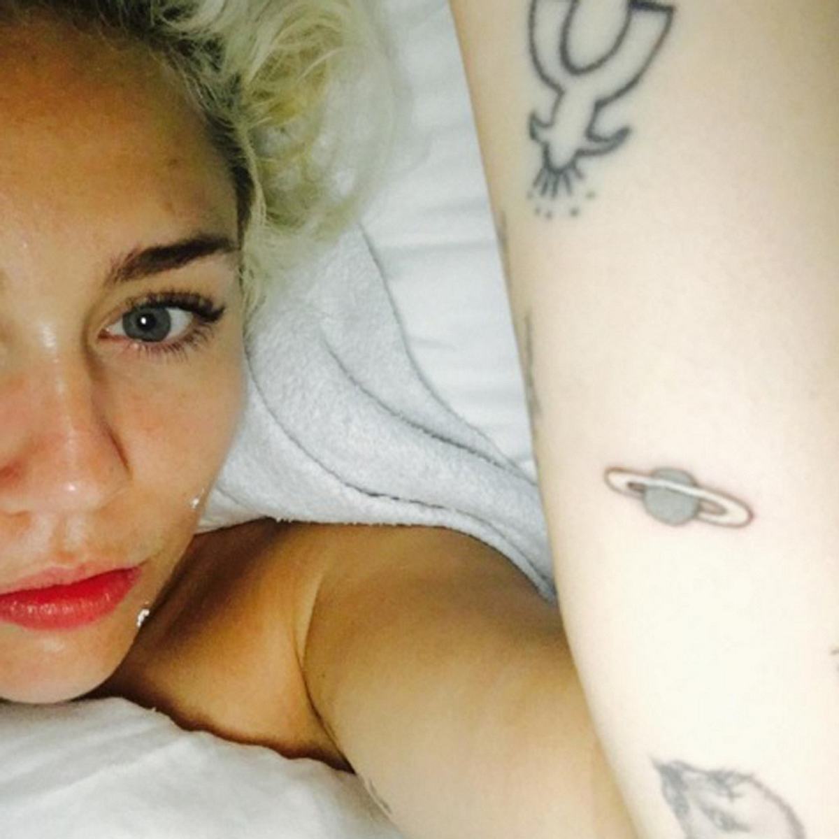 Miley Cyrus hat ein neues Tattoo