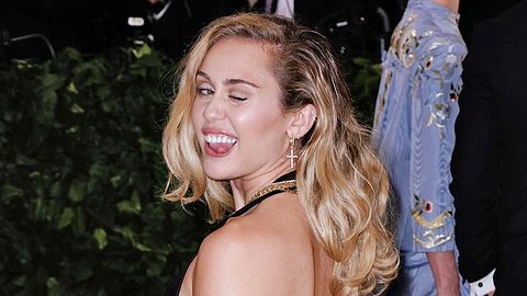 Nach Trennung von Liam Hemsworth: Miley Cyrus knutscht mit Mädchen - Foto: Getty Images