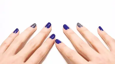 Nageltrend: So machst du dir Chrome-Nails! - Foto: Bravo Girl / Nails: Instagram @franycure