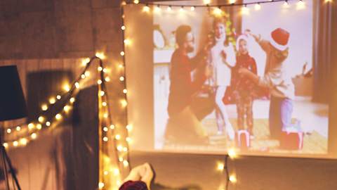 Netflix: Mit geheimen Codes Weihnachts-Filme und -Serien freischalten - Foto: evgenyatamanenko / iStock