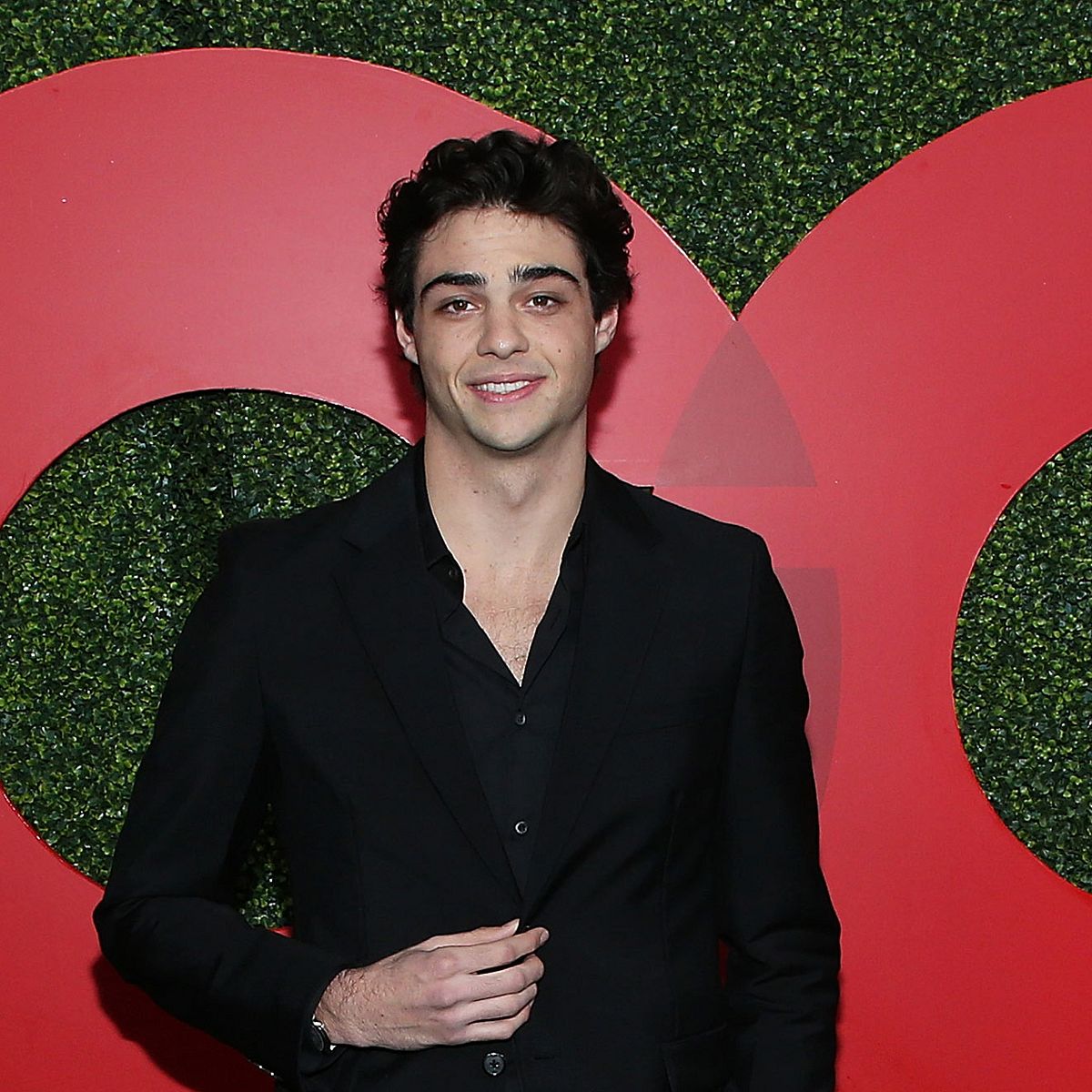 Noah Centineos Traumfrau ist Selena Gomez