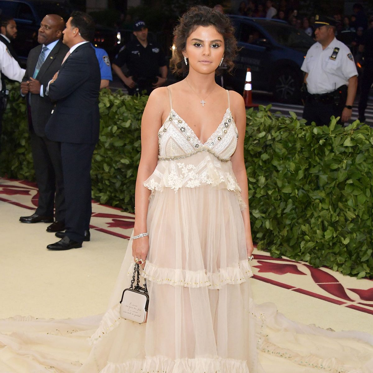 Zur Met Gala 2018 erschien Sängerin Selena Gomez ohne Begleitung