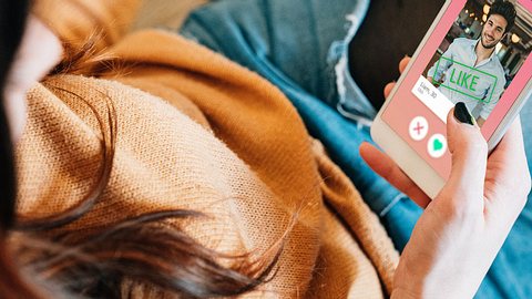 Online verlieben: Die besten Flirt-Apps für Jugendliche - Foto: iStock/FilippoBacci