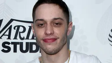 Pete Davidson übersticht Ariana Grande Tattoo! - Foto: Getty Images