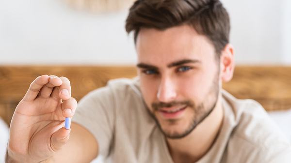 Pille für den Mann – Menschen-Tests beginnen - Foto: Prostock-Studio / iStockPhoto