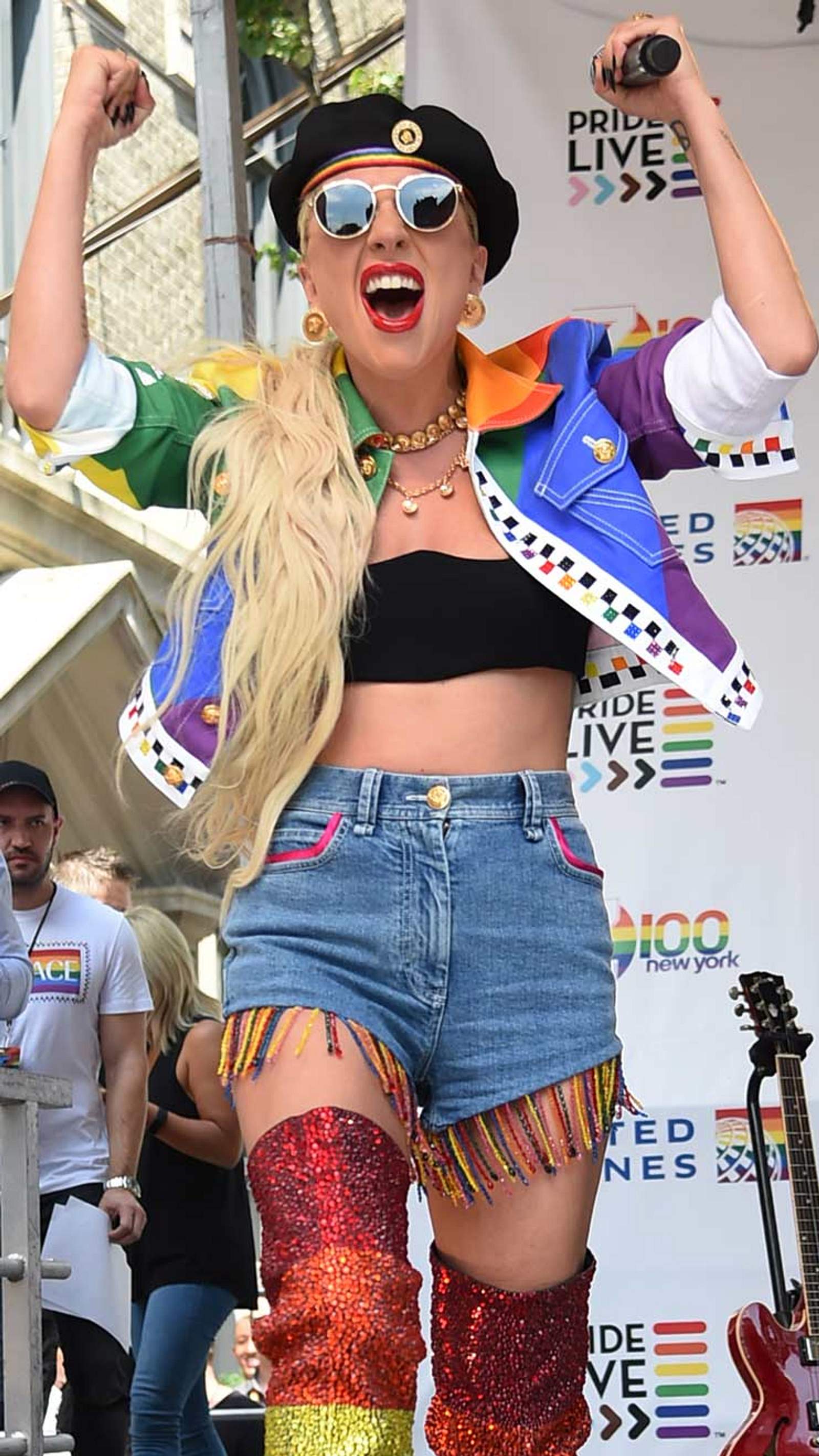 LGBTQ+-Stars: Lady Gaga | Pride: Diese Stars gehören der LGBTQ+-Community an | BRAVO