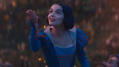 Rachel Zegler im Interview: Schneewittchen lässt sie emotional werden!  - Foto: © 2024 Disney Enterprises, Inc. All Rights Reserved.