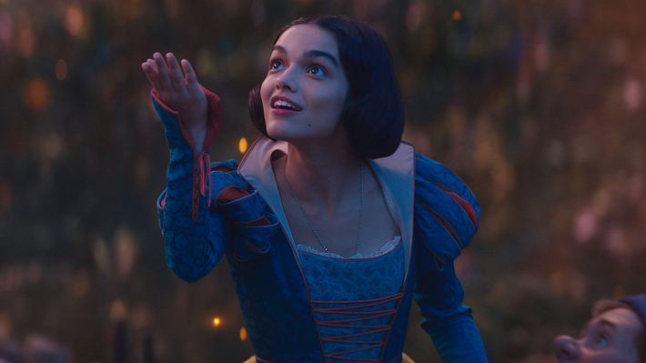 Rachel Zegler im Interview: Schneewittchen lässt sie emotional werden!  - Foto: © 2024 Disney Enterprises, Inc. All Rights Reserved.