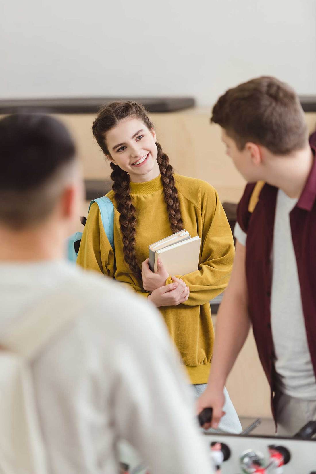 Richtig Flirten in der Schule: So beachten dich die Jungs