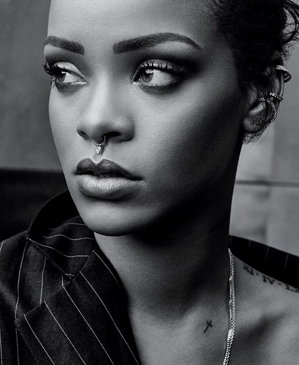 Rihanna mit Nasenpiercing