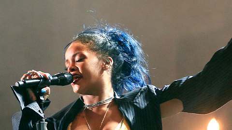 Rihanna trägt jetzt blaue Haare - Foto: Getty Images