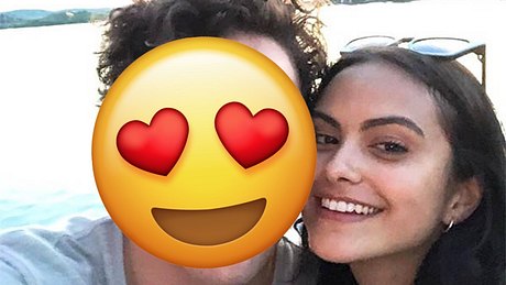 Riverdale-Star Camila Mendes ist frisch verliebt! - Foto: Instagram/@victorhouston