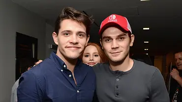 Riverdale Staffel 3 Spoiler: Gibt es bald ein neues Paar? - Foto: Getty Images Riverdale Staffel 3 Spoiler: Gibt es bald ein neues Paar? - Foto: Getty Images