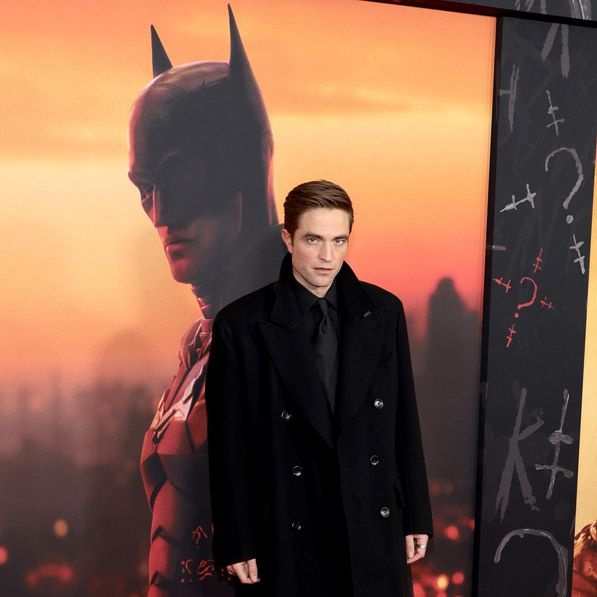 Robert Pattinson: Überraschender Gegenstand in Batman-Anzug versteckt