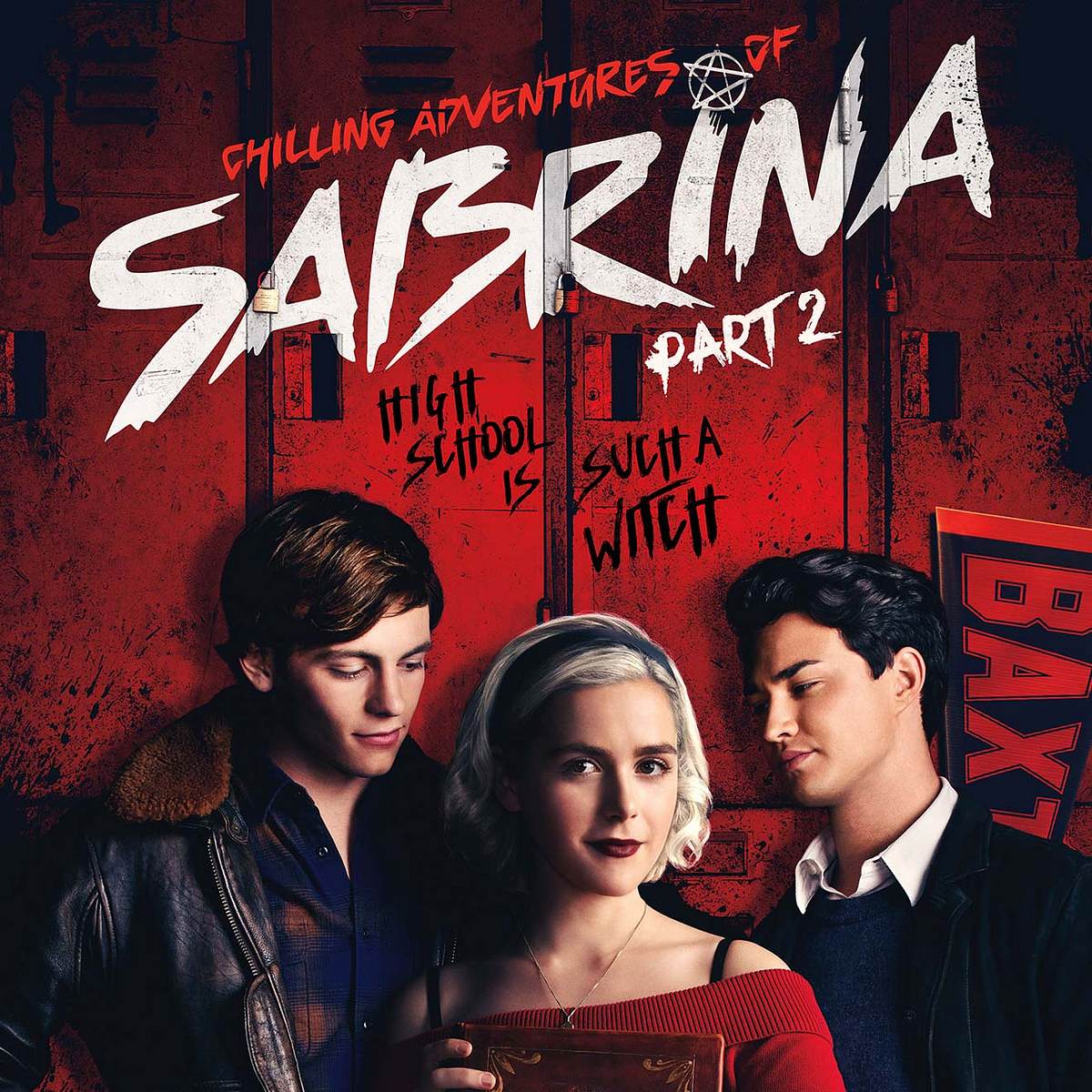 Ross Lynch und Kieran Shipka stehen für Sabrina vor der Kamera