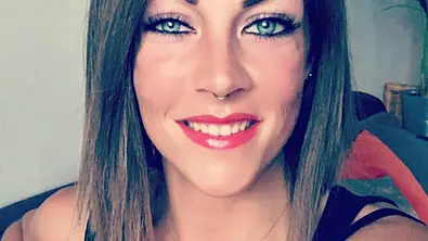 Saskia Beeks: Die Schauspielerin hat Ärger mit der Polizei - Foto: Facebook/SaskiaBeecksOfficial