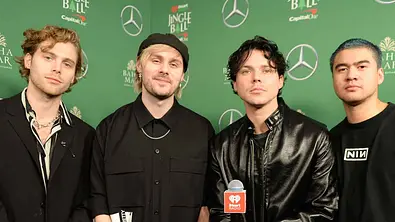 „5 Seconds of Summer“-Gitarrist Michael Clifford wird sexuelle Belästigung vorgeworfen - Foto: Getty