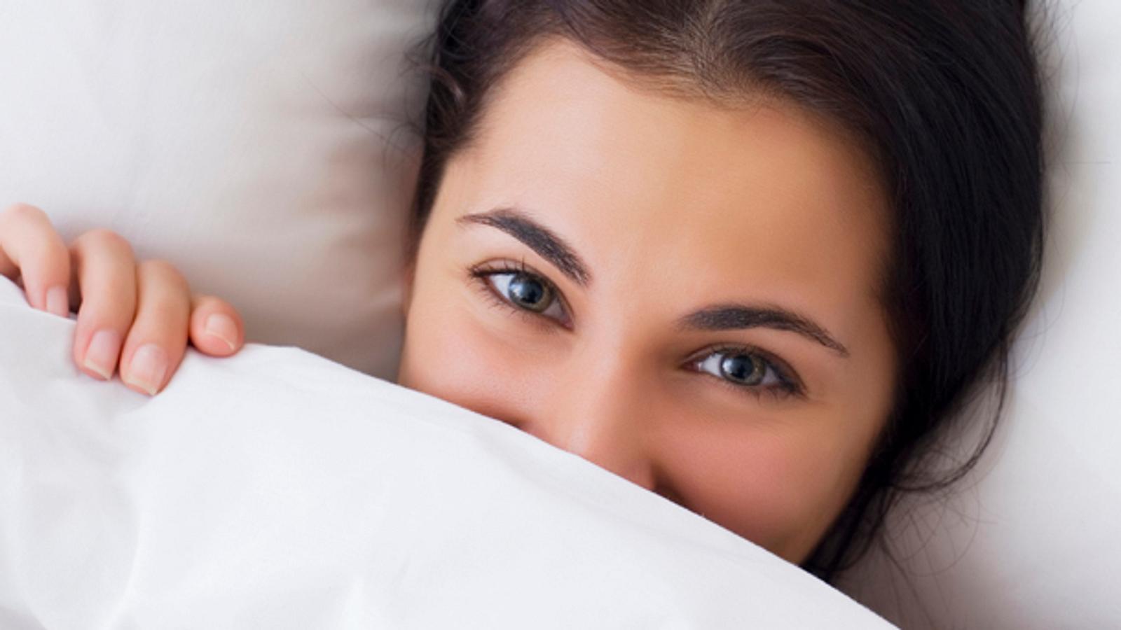 wie befriedige ich mich als frau 💝 Wie oft tust du dir etwas Gutes? 🙋‍♀️🙋‍♂️ Lange war Selbstbefriedigung  ein Tabu – vor allem bei Frauen. Dabei kann es sinnvoll und gesund sein,  regelmäßig zu masturbieren. In einer großen