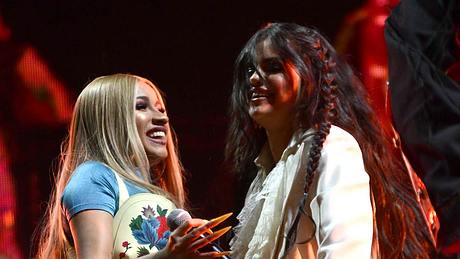 Sängerin Cardi B und Selena Gomez rockten am ersten Coachella-Wochenende überraschend die Bühne! - Foto: Getty Images