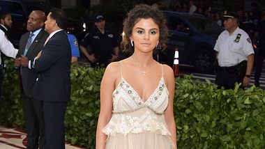 Selena Gomez: Witzige Reaktion auf Fashion-Fail - Foto: Getty Images