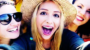 Selfie Fun: Die coolsten Challenges für Instagram, WhatsApp & Snapchat - Foto: PHOTOMORPHIC PTE. LTD./adobe.stoc.com
