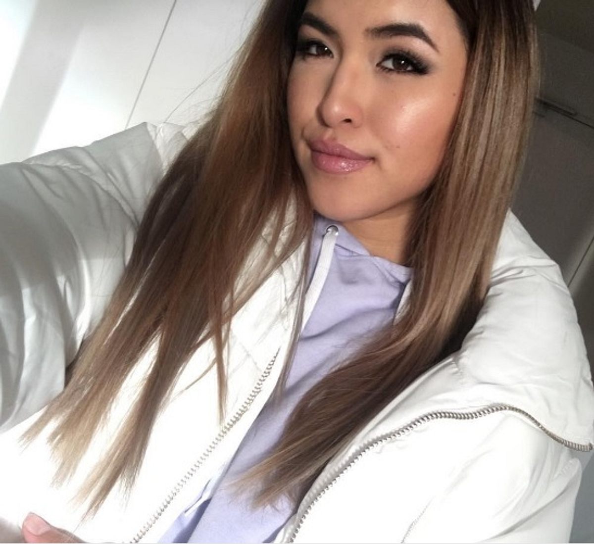 Shanti Tan hat eine neue Haarfarbe