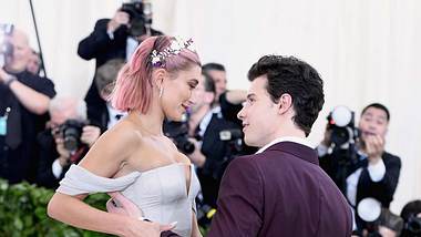 Shawn Mendes und Hailey Baldwin wirkten auf der Met Gala total verknallt - Foto: Getty Images