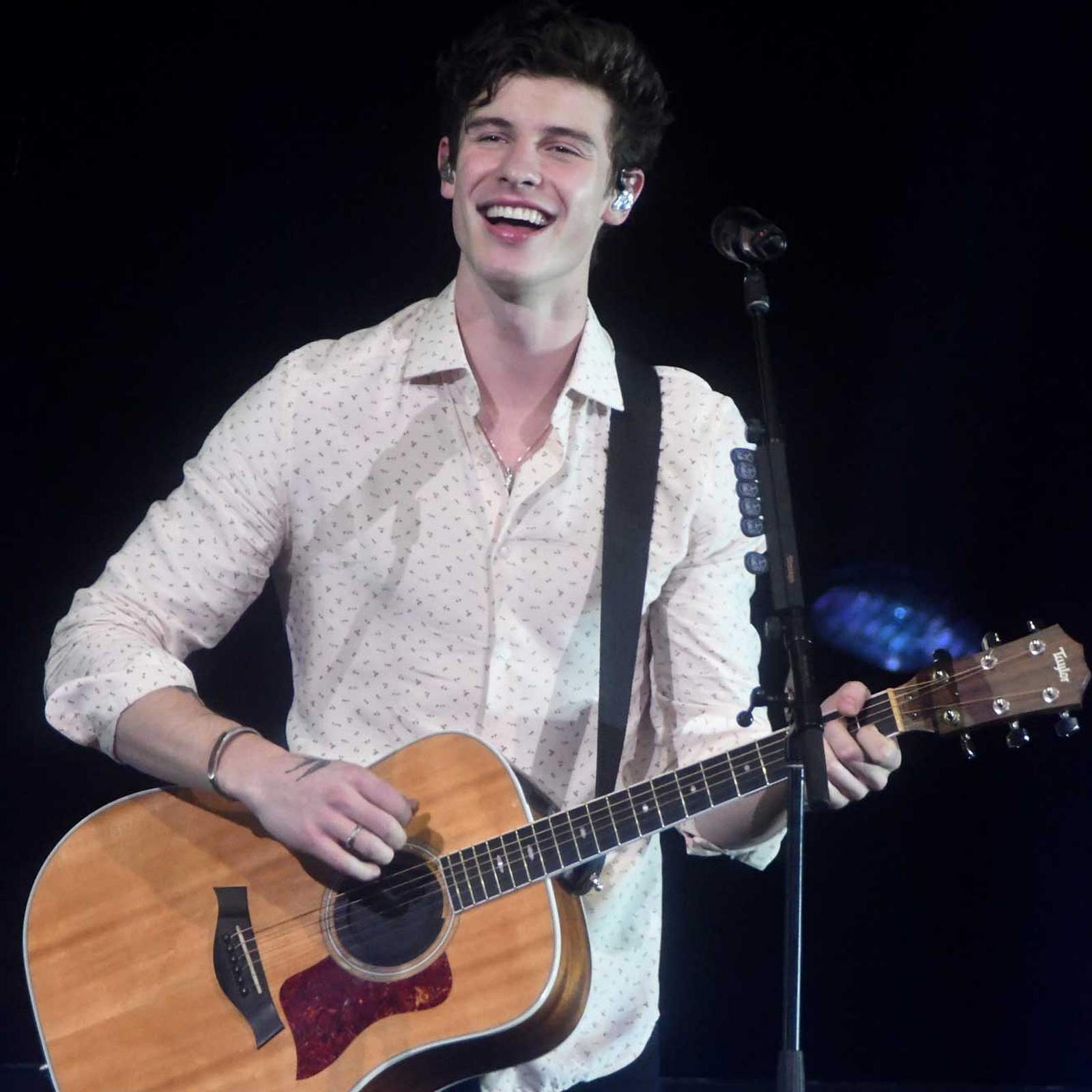 Shawn Mendes So war sein erster Auftritt auf der Straße! BRAVO