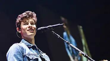 Shawn Mendes: Sind seine Love-Songs auch über Jungs? - Foto: Getty Images Shawn Mendes: Sind seine Love-Songs auch über Jungs? - Foto: Getty Images