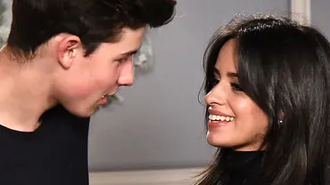 Shawn Mendes und Camila Cabello beim Händchenhalten gesichtet! - Foto: Getty Images Shawn Mendes und Camila Cabello beim Händchenhalten gesichtet! - Foto: Getty Images