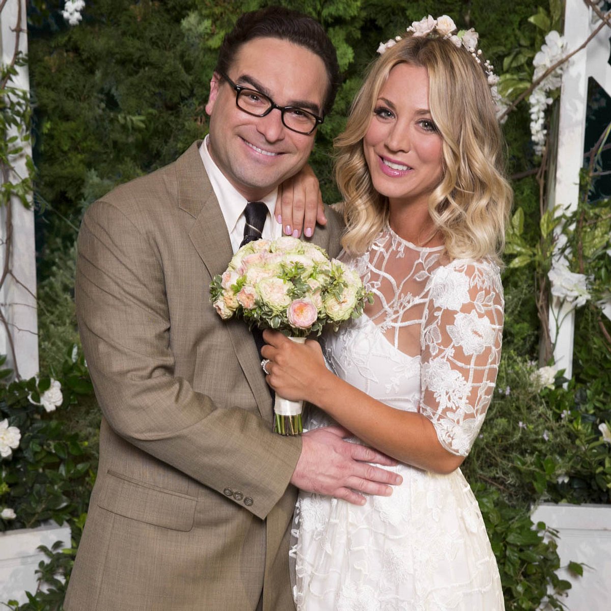 Stars, die sich trotz Trennung küssen mussten: Kaley Cuoco & Johnny Galecki in The Big Bang Theory