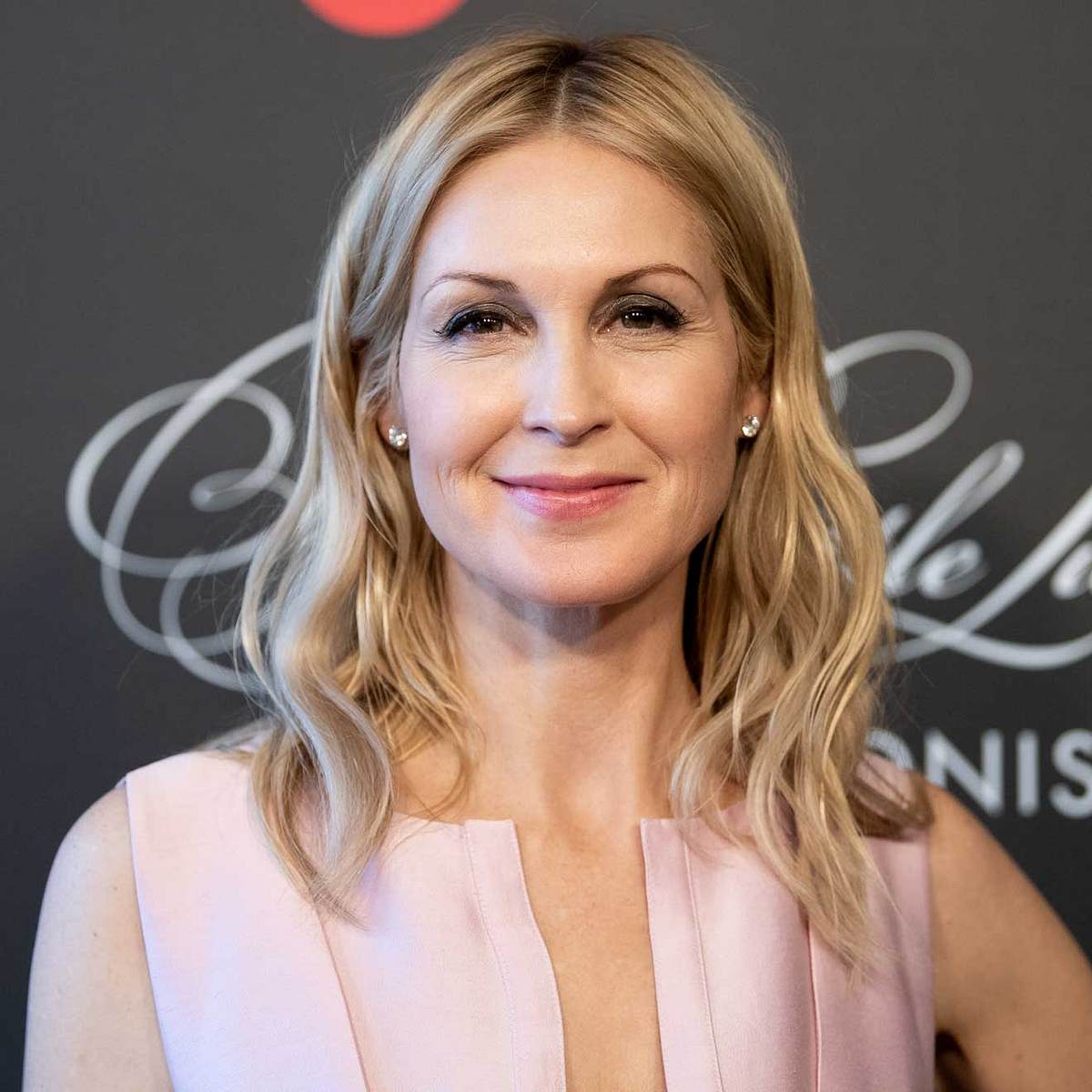 Stars, die überraschend arm sind Kelly Rutherford