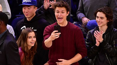 Stars, die zusammen zur Schule gingen: Timothée Chalamet und Ansel Elgort - Foto: James Devaney / Getty Images