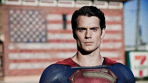 Superman: Legacy: ER ist der neue Clark Kent! - Foto: Mary Evans / AF Archive / Warner Bros.