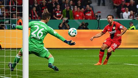 Im Pokalspiel gegen Bayer Leverkusen hielt Sven Ulreich wieder überragend. - Foto: Imago/ Jan Huebner