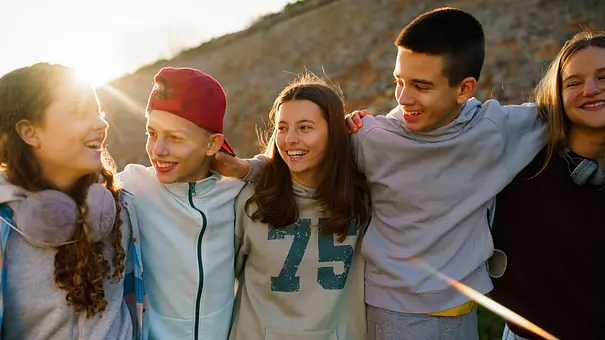 Sweet 14! Was darf man mit 14? 🧐 - Foto: StockPlanets / iStock Sweet 14! Was darf man mit 14? 🧐 - Foto: StockPlanets / iStock