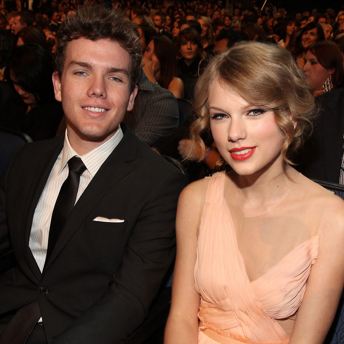 Taylor Swift und ihr Bruder Austin bei einer Preisverleihung