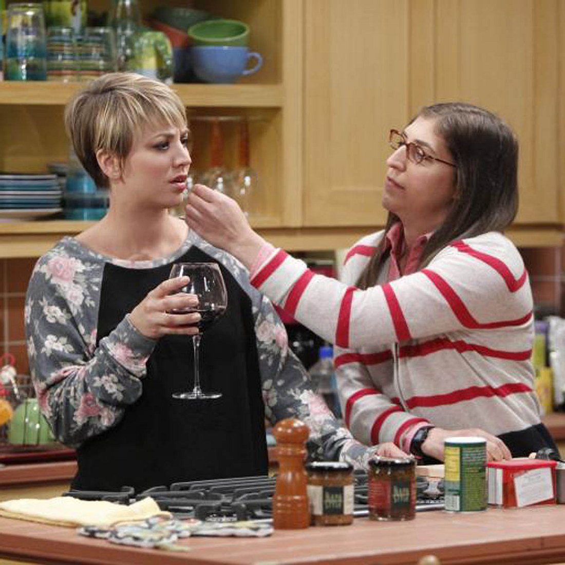 „The Big Bang Theory: Haben sich Amy und Penny hinter den Kulissen gehasst?