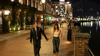 The Idea Of You Soléne und Hayes alias Anne Hathaway und Nicholas Galitzine - Foto: CxCAP/TFSx / IMAGO