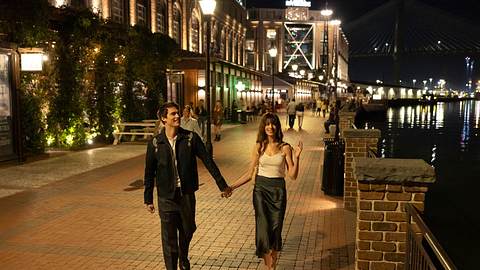 The Idea Of You Soléne und Hayes alias Anne Hathaway und Nicholas Galitzine - Foto: CxCAP/TFSx / IMAGO