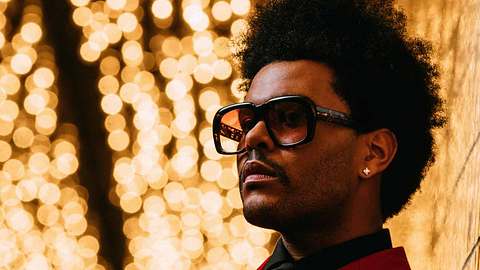 The Weeknd nach Gesicht-OP nicht wieder zu erkennen - Foto: Universal Music