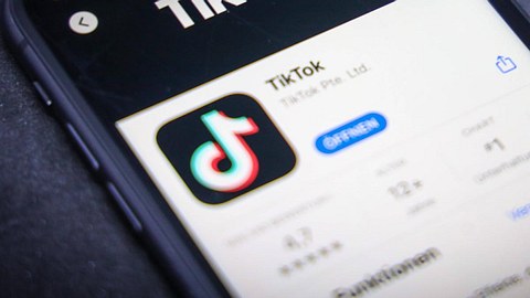 TikTok live gehen: Wie geht’s? - Foto: IMAGO / Rüdiger Wölk