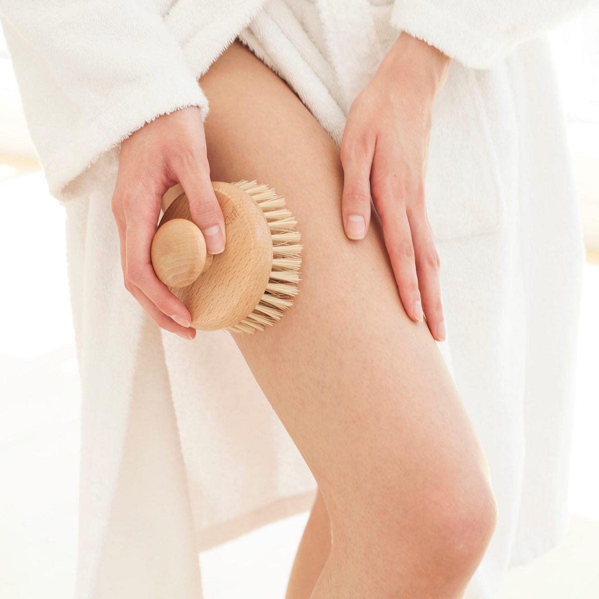 15 Tipps für schöne Beine: Bürsten
